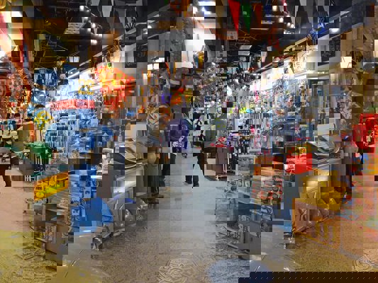 Shotengai, Decks Tokyo Beach