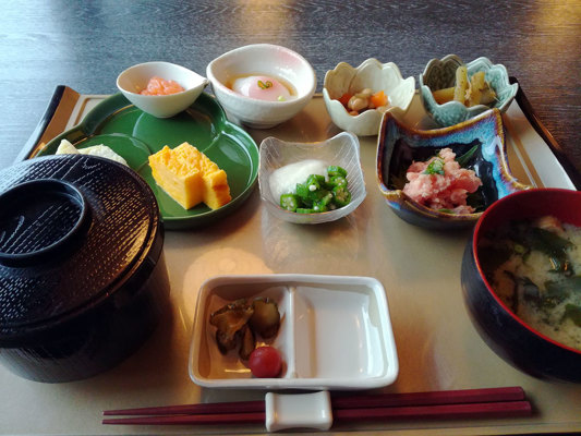 Traditional breakfast in a ryôkan