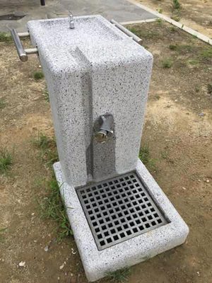 Public water fountain
