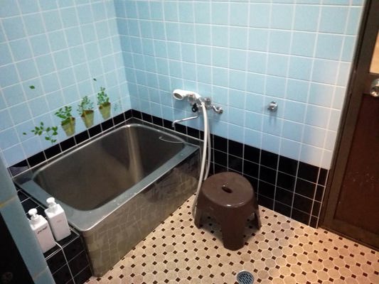 Traditional bathroom