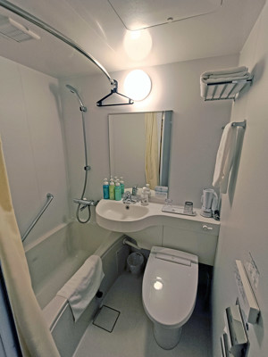 One-piece bathroom