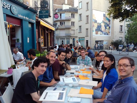 Repas après le club de conversation