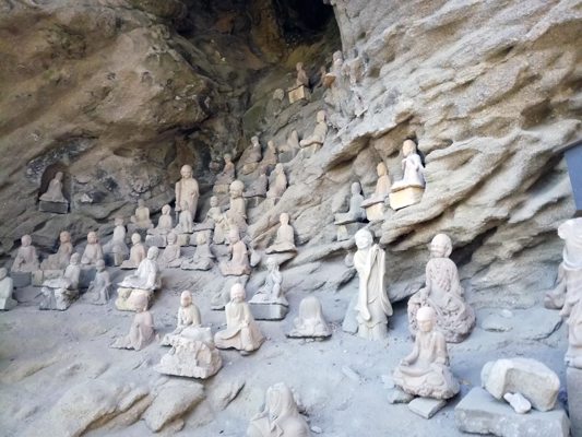 Statues of the disciples