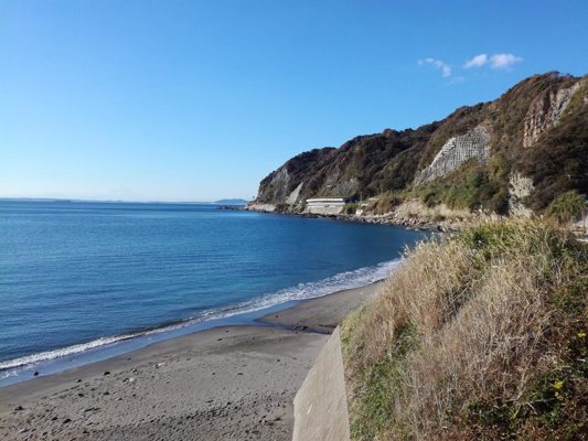 Beach at the foot of Mount Nokogiri