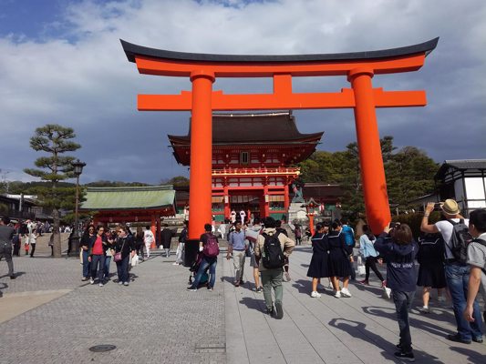 Romon Gate at the entrance to Fushimi Inari