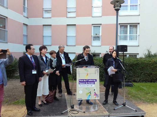 Delegation from Sendai and Rennes in the square